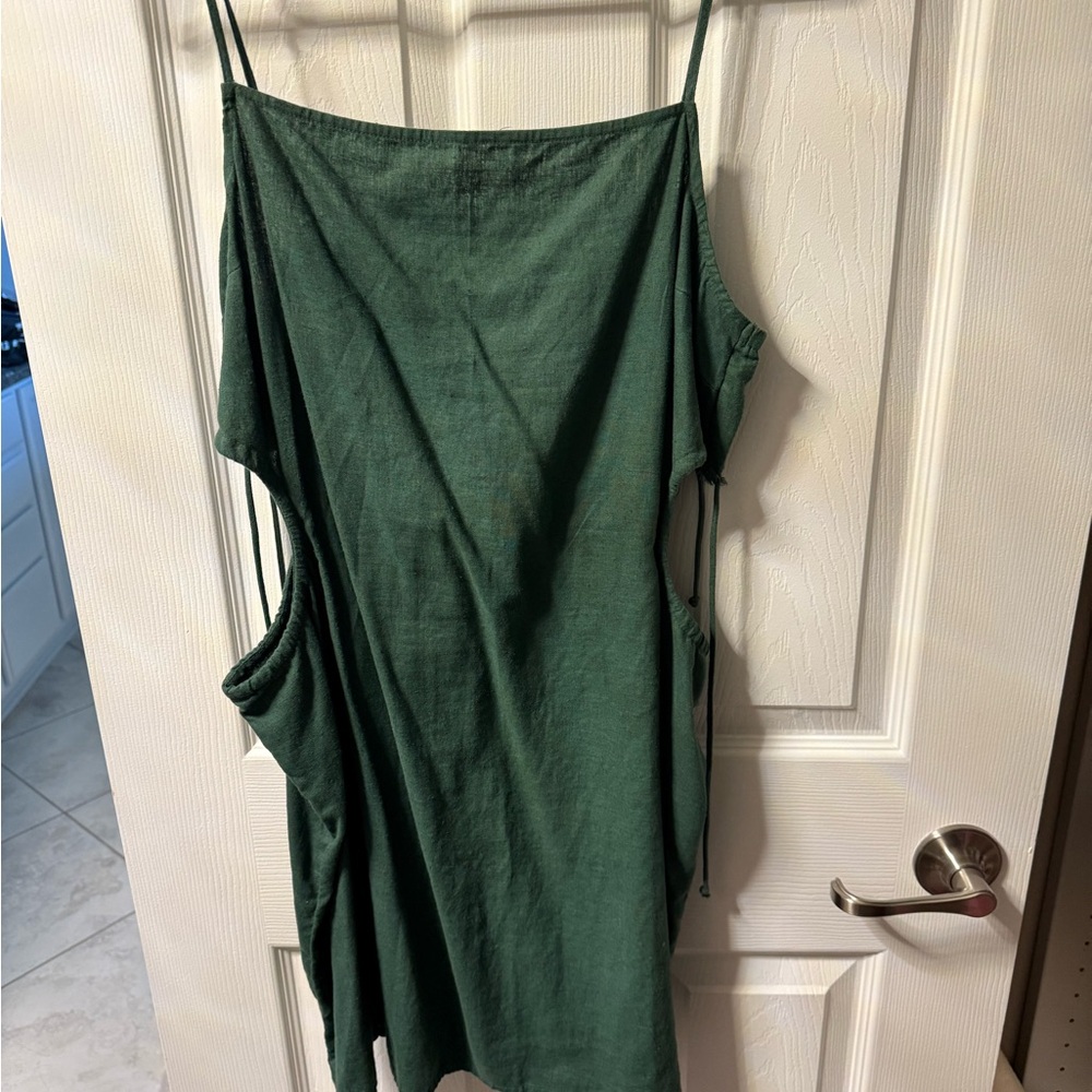 Green Sleeveless Dress